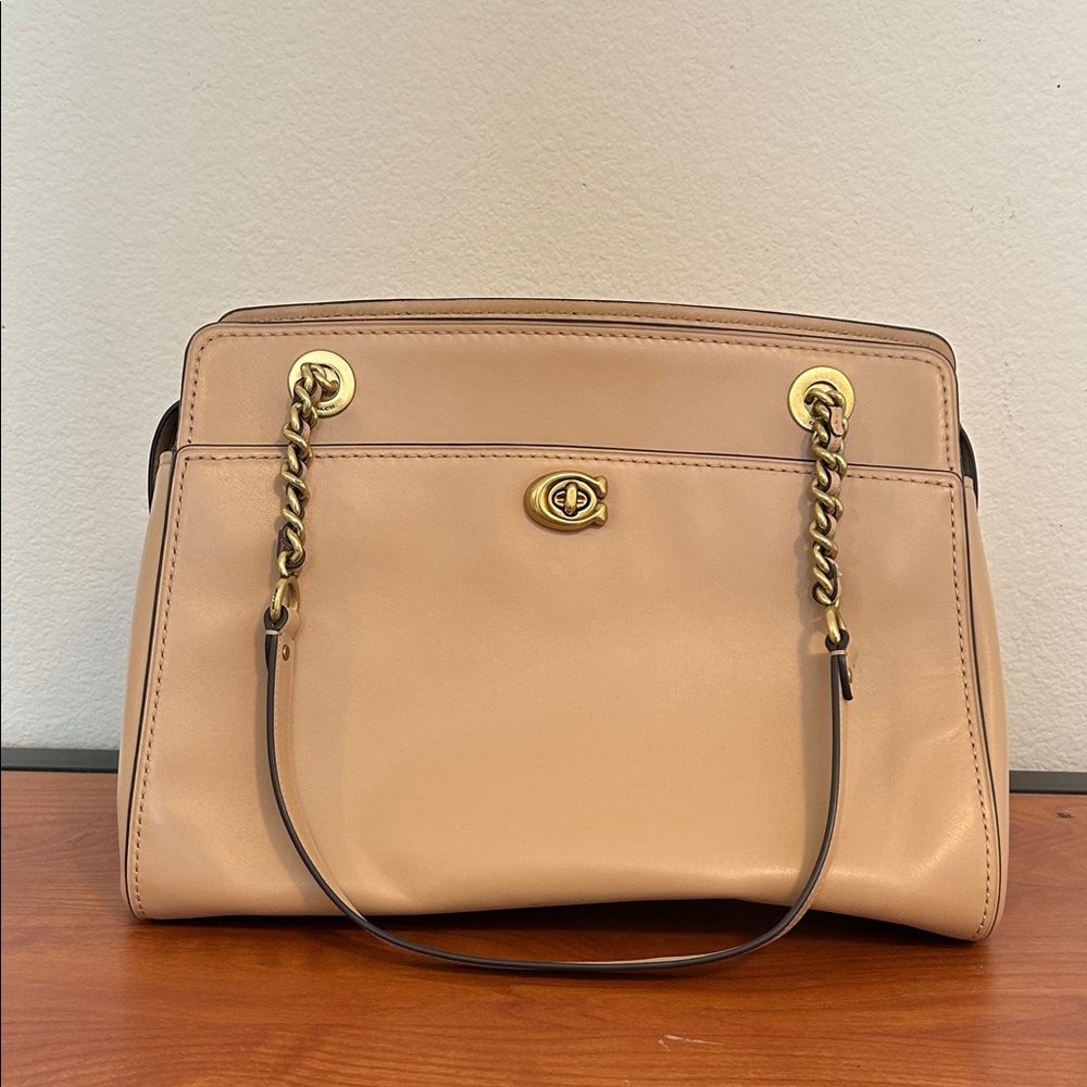 MAKE OFFER 🚨 Coach Tan Parker Carryall LIKE NEW CONDITION